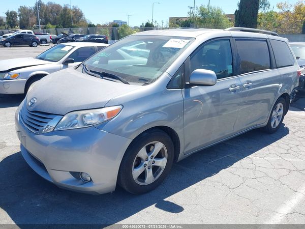 2017 TOYOTA SIENNA XLE 8 PASSENGER