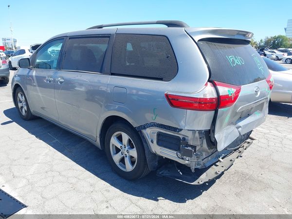 2017 TOYOTA SIENNA XLE 8 PASSENGER