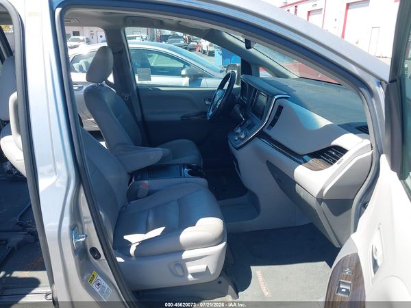 2017 TOYOTA SIENNA XLE 8 PASSENGER