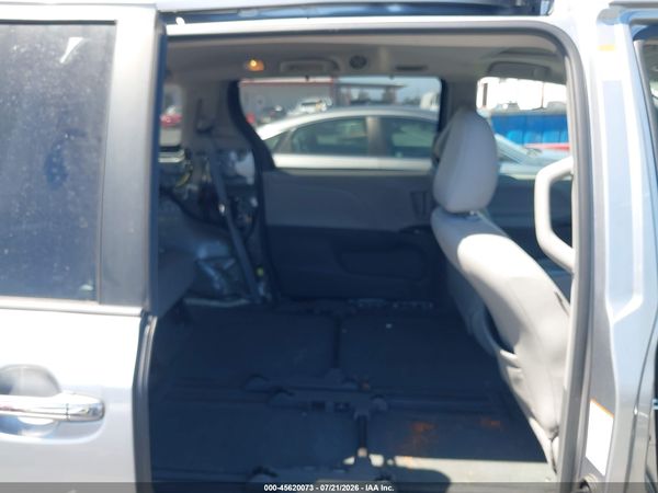 2017 TOYOTA SIENNA XLE 8 PASSENGER