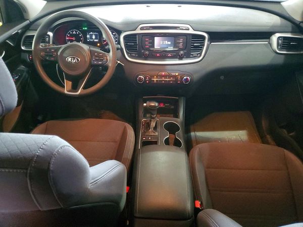 2017 KIA SORENTO L, LX