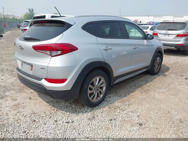 2017 HYUNDAI TUCSON SE