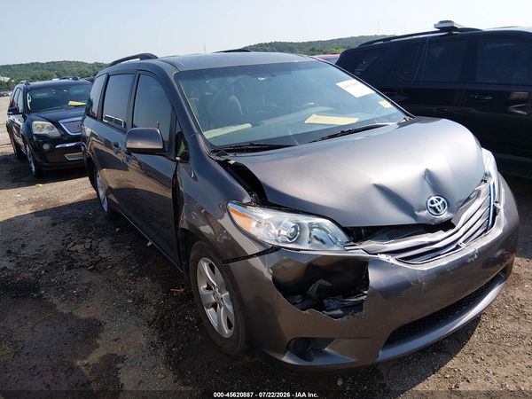 2015 TOYOTA SIENNA LE 8 PASSENGER — I1