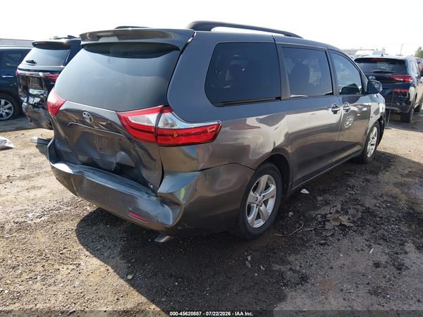 2015 TOYOTA SIENNA LE 8 PASSENGER — I4