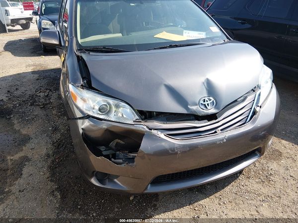 2015 TOYOTA SIENNA LE 8 PASSENGER — I6