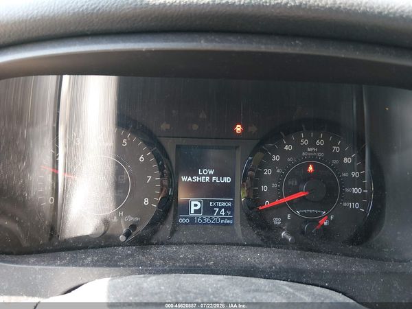 2015 TOYOTA SIENNA LE 8 PASSENGER — I7