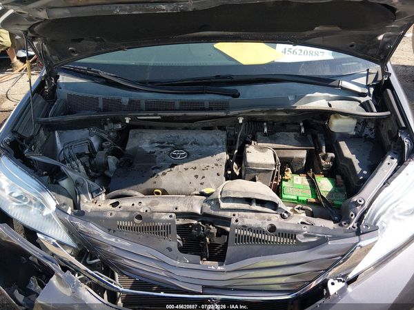 2015 TOYOTA SIENNA LE 8 PASSENGER — I10