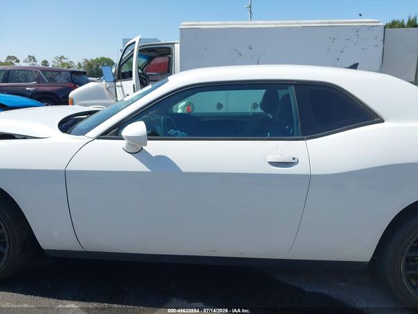 2016 DODGE CHALLENGER SXT
