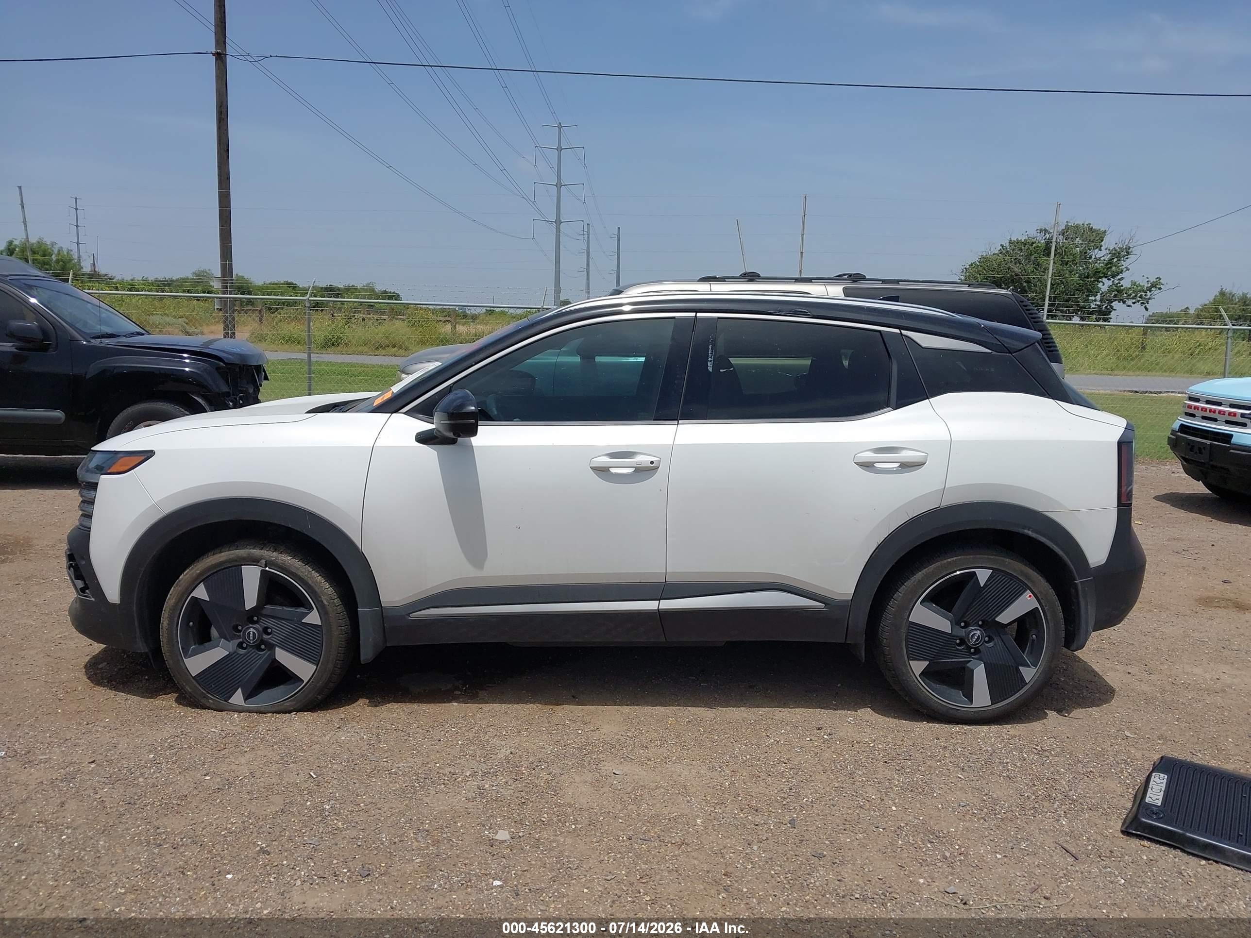 2025 NISSAN KICKS SR FWD
