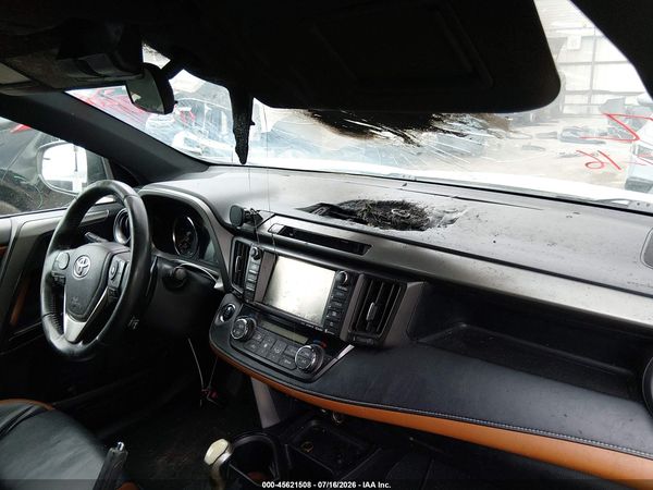 2016 TOYOTA RAV4 SE