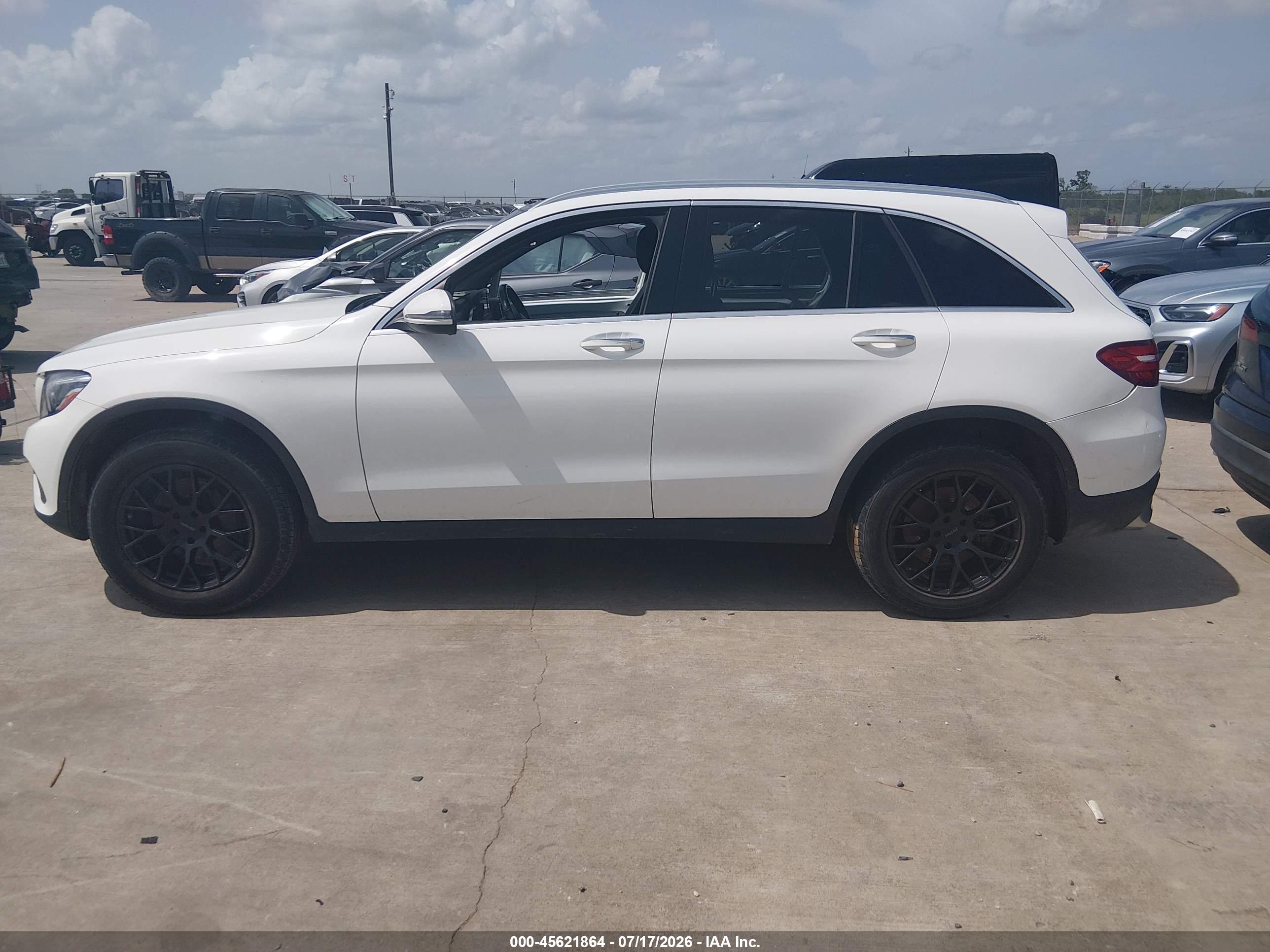 2019 MERCEDES-BENZ GLC 300 4MATIC