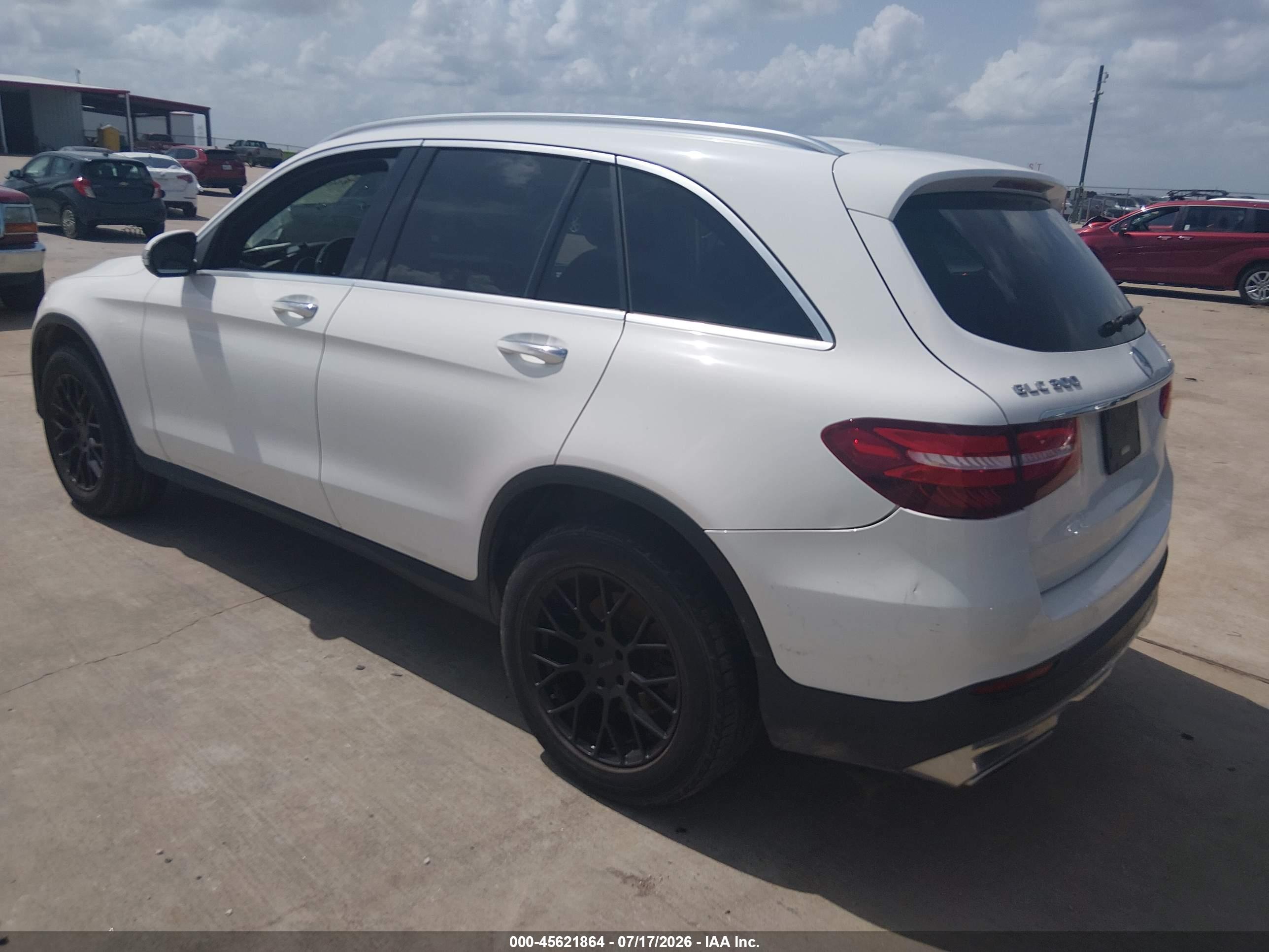 2019 MERCEDES-BENZ GLC 300 4MATIC