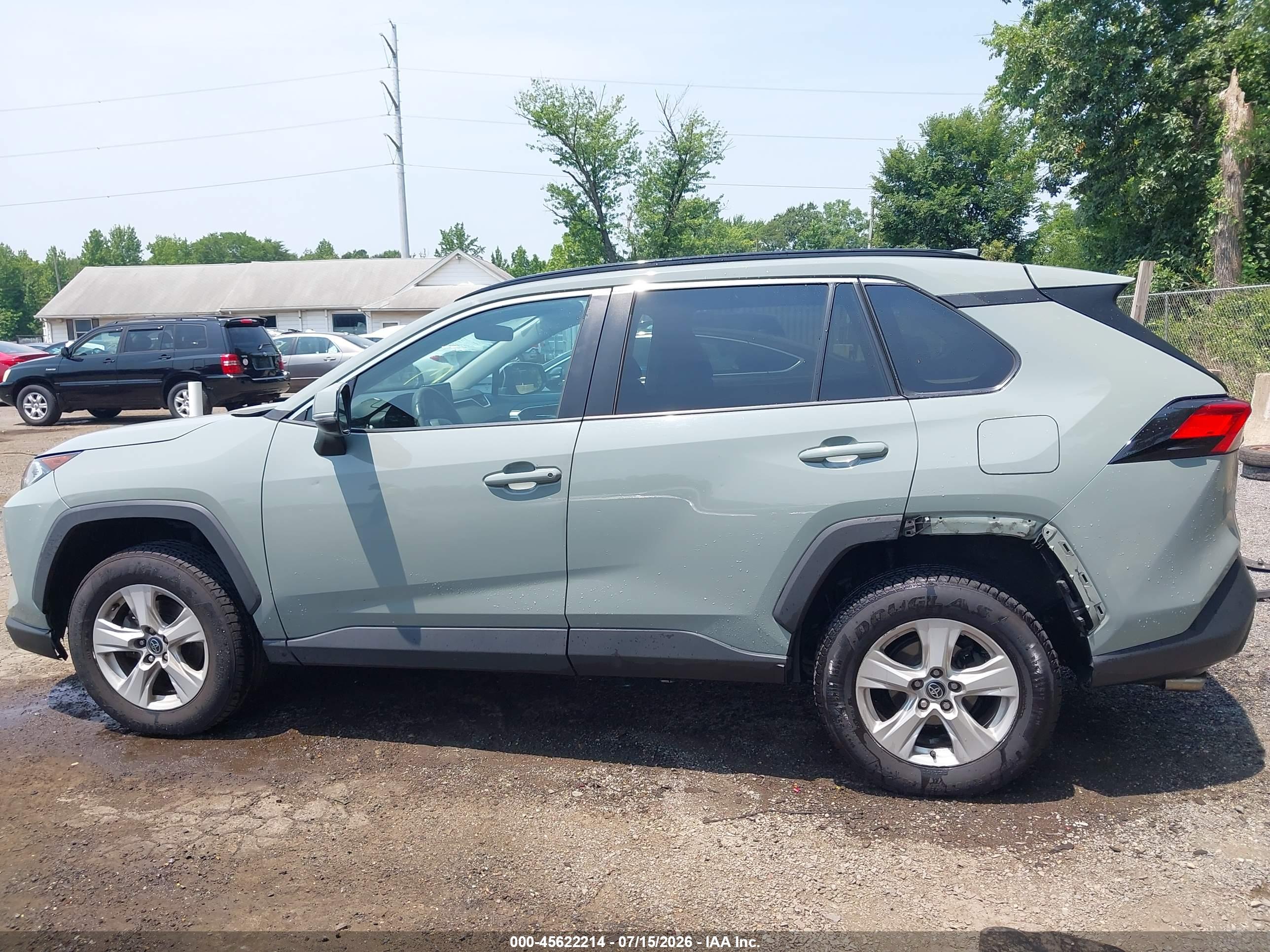 2021 TOYOTA RAV4 XLE