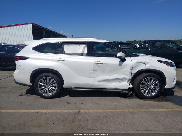 2023 TOYOTA HIGHLANDER PLATINUM