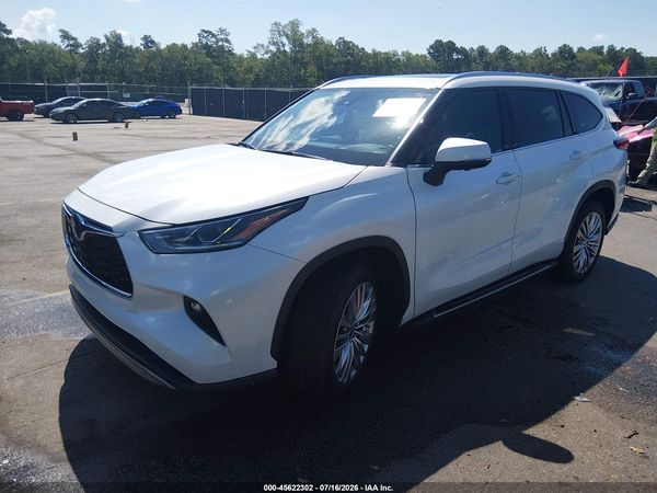 2023 TOYOTA HIGHLANDER PLATINUM