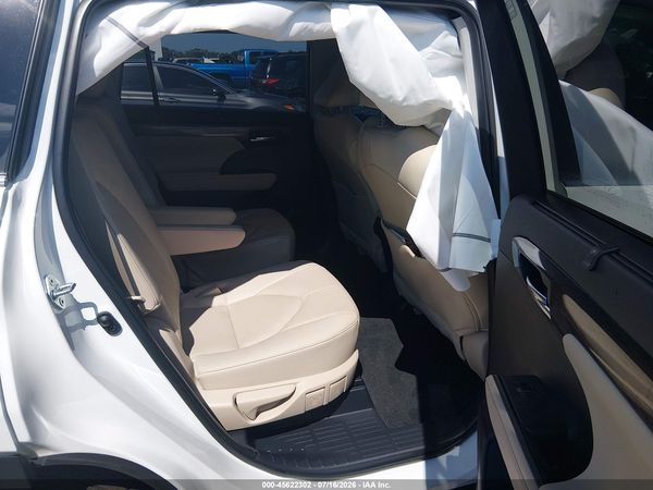 2023 TOYOTA HIGHLANDER PLATINUM