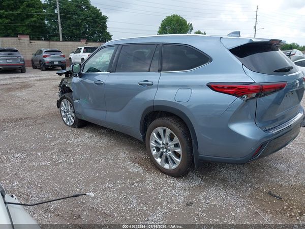 2022 TOYOTA HIGHLANDER LIMITED
