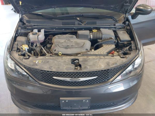 2022 CHRYSLER VOYAGER LX