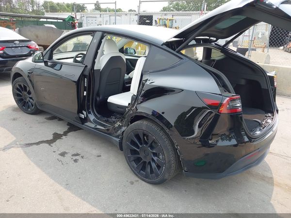 2023 TESLA MODEL Y — I3
