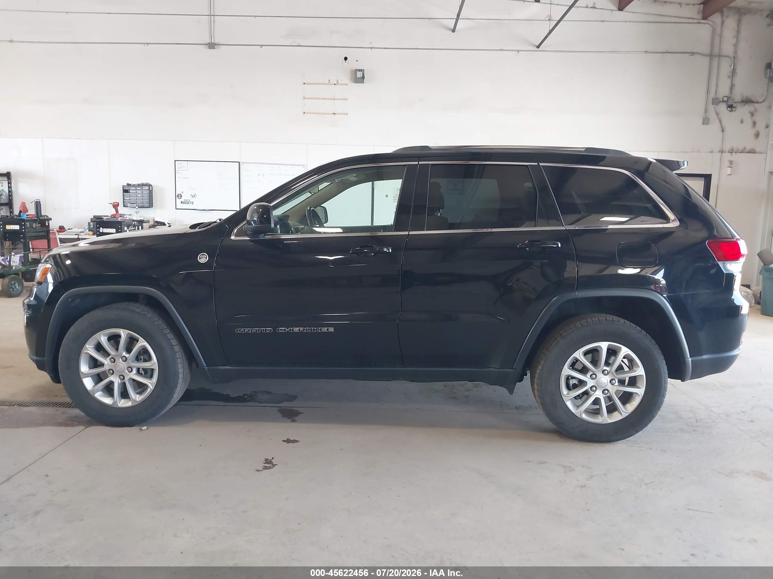 2021 JEEP GRAND CHEROKEE LAREDO E 4X4
