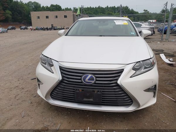 2017 LEXUS ES 300H