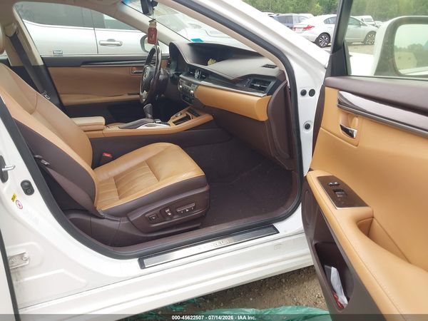 2017 LEXUS ES 300H