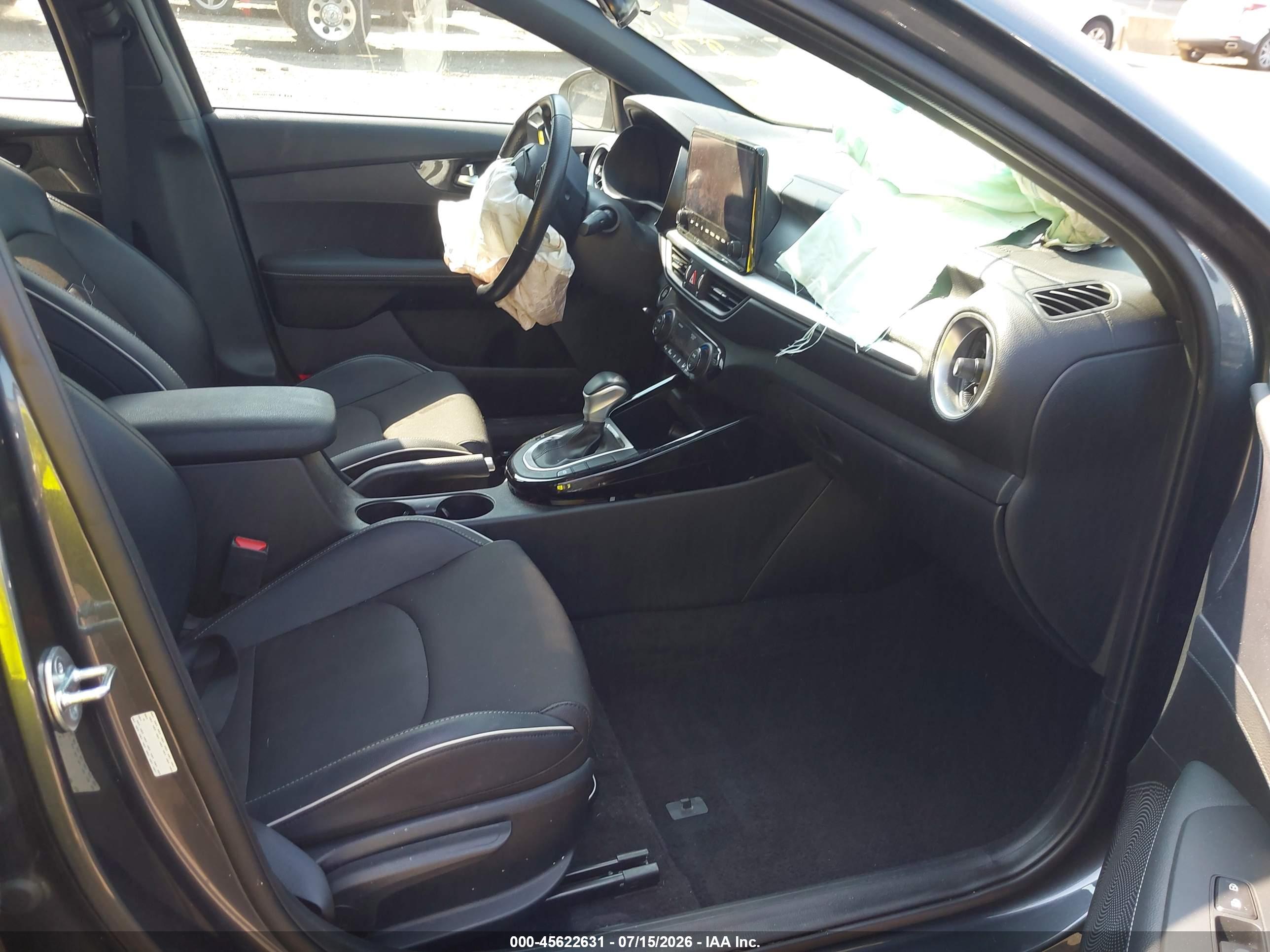 2023 KIA FORTE GT Line