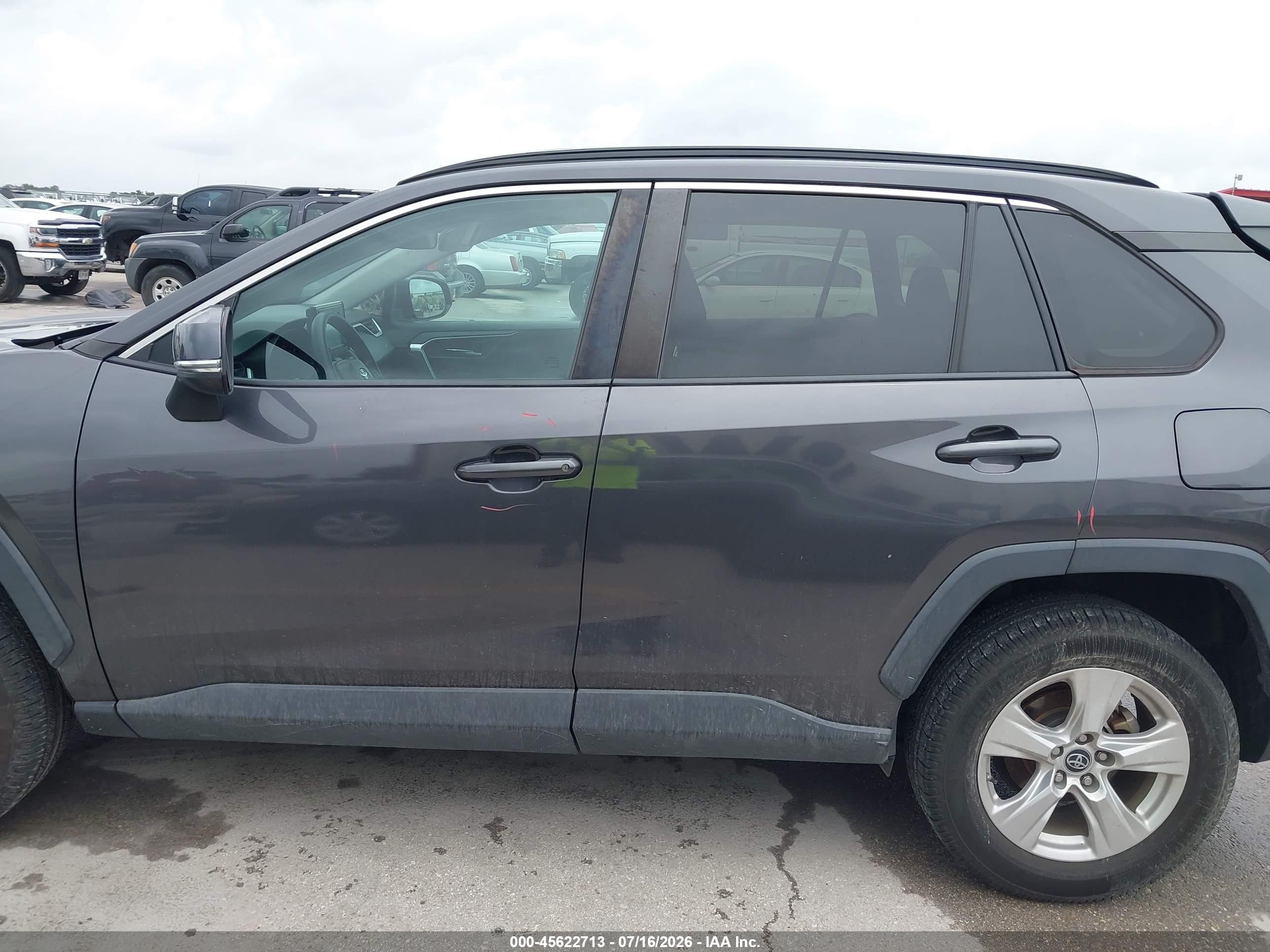 2019 TOYOTA RAV4 XLE
