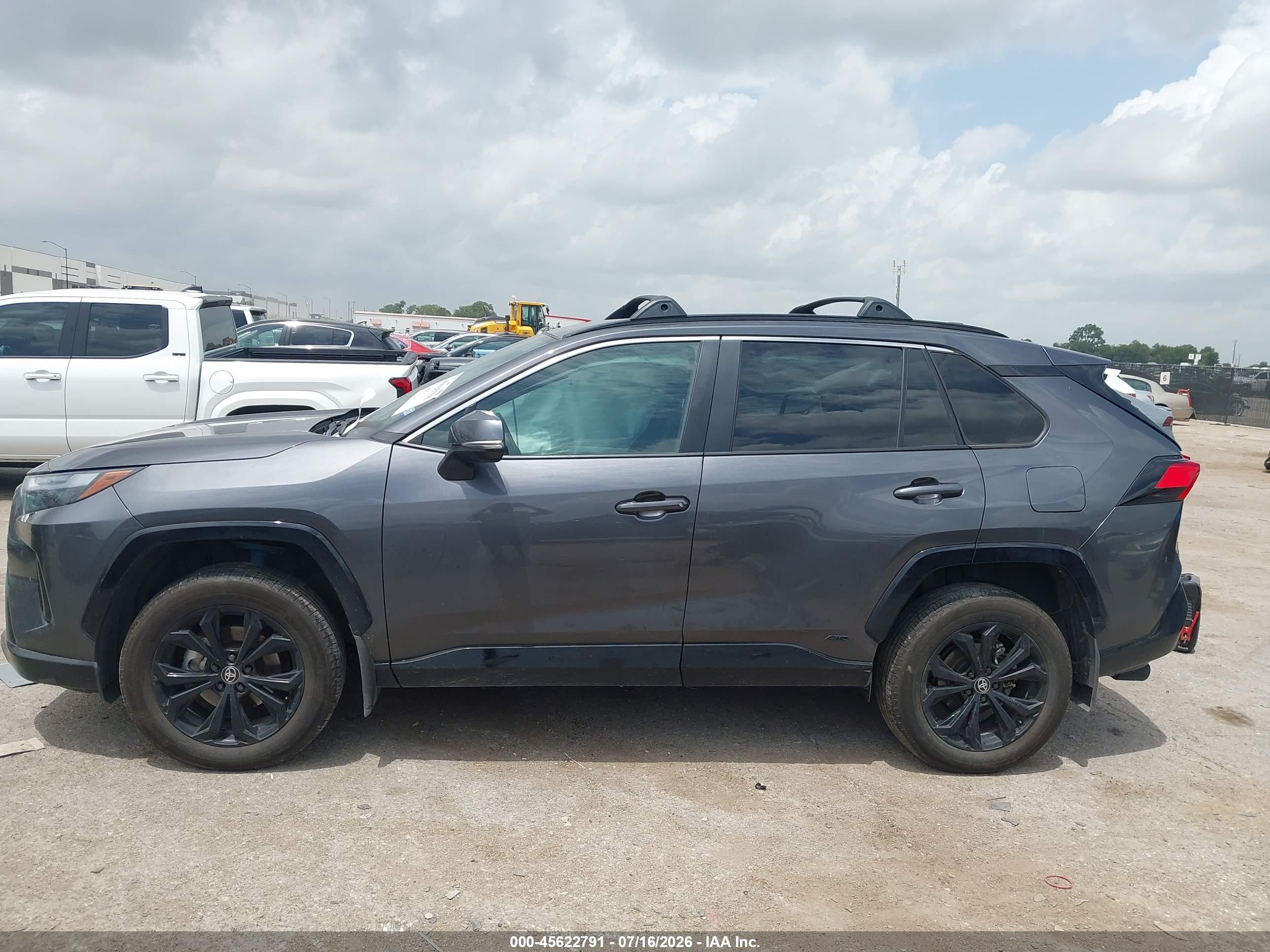 2025 TOYOTA RAV4 HYBRID SE
