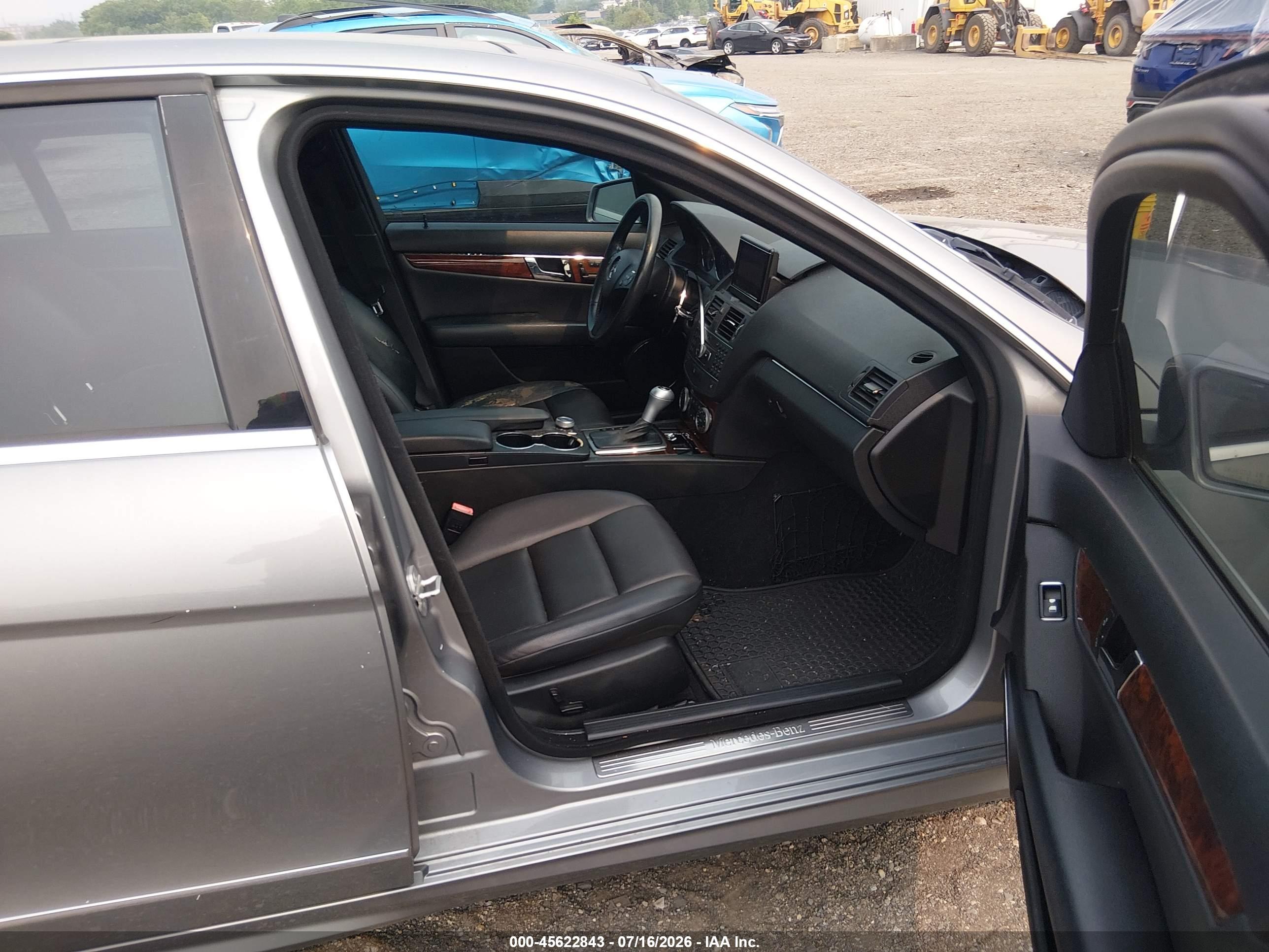 2011 MERCEDES-BENZ C 300 C300 4-MATIC