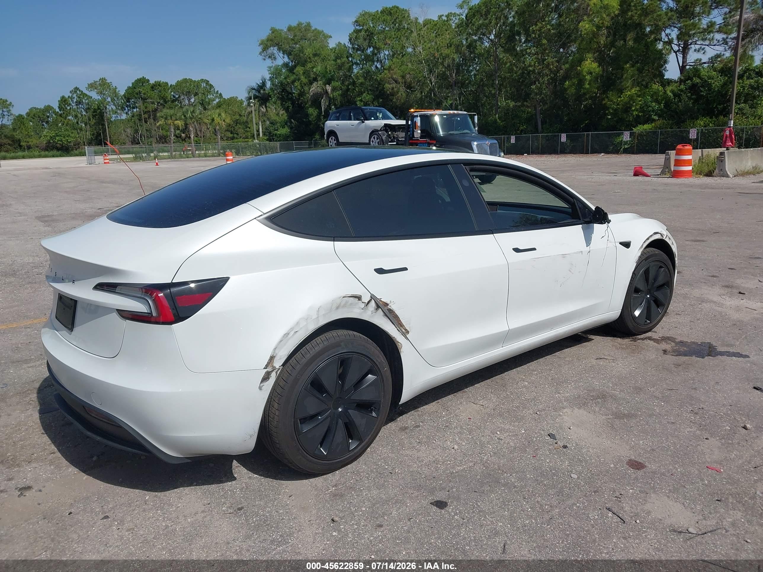2026 TESLA MODEL 3 — I4
