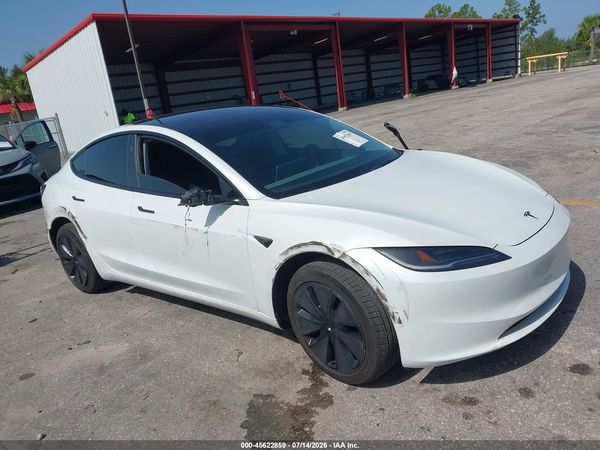 2026 TESLA MODEL 3 — I1