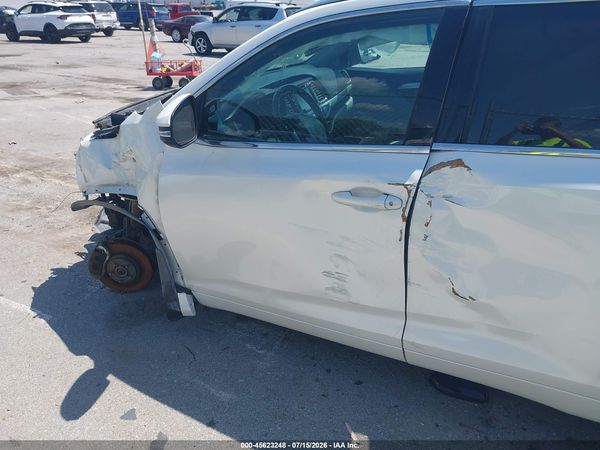 2016 TOYOTA HIGHLANDER XLE V6