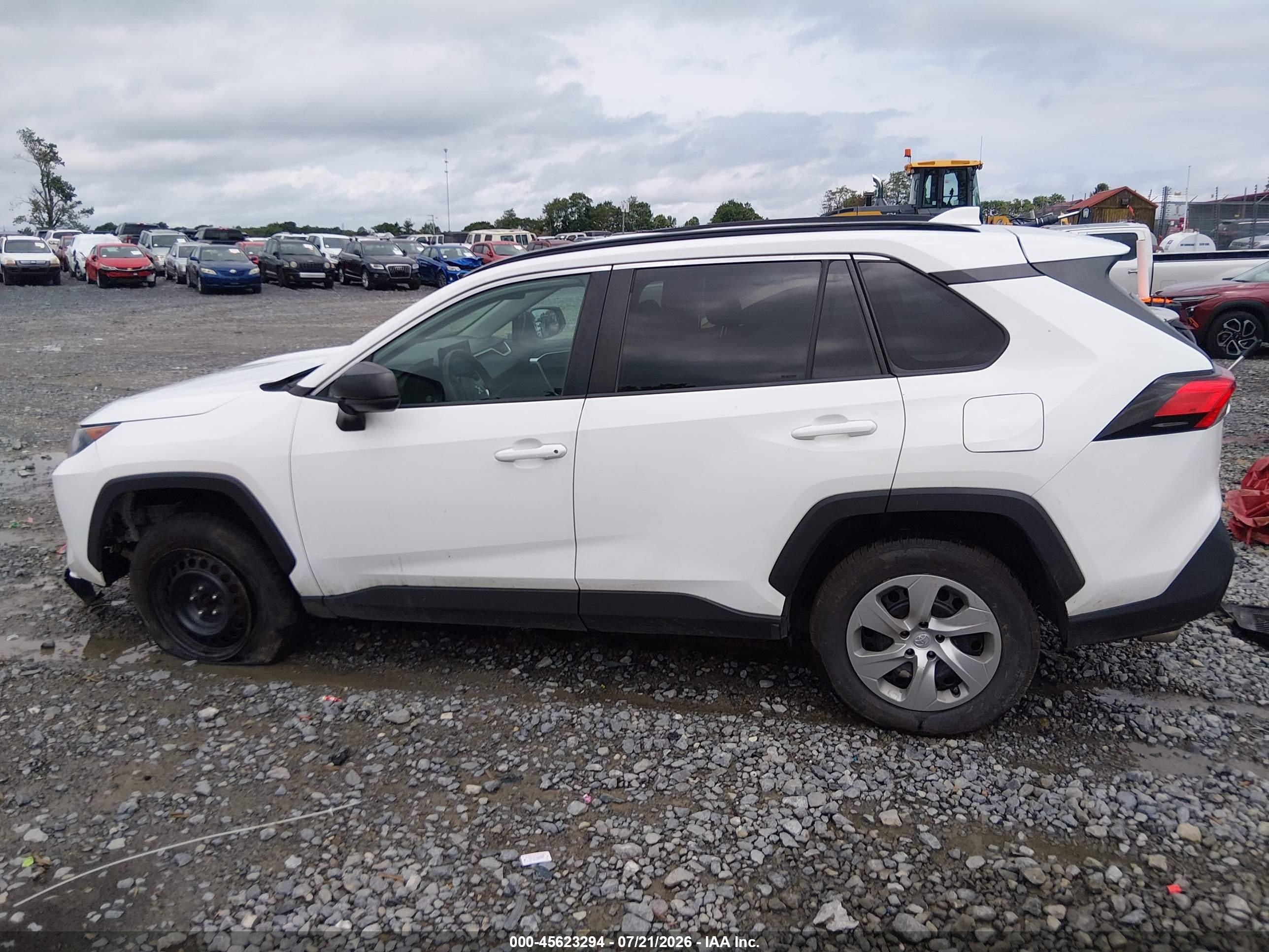 2020 TOYOTA RAV4 LE
