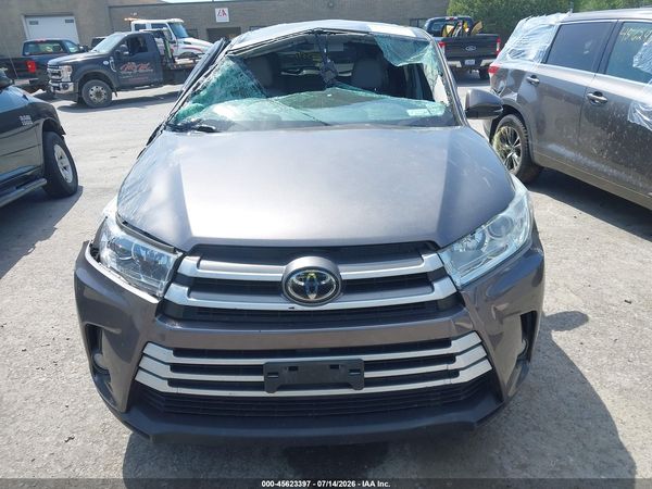 2017 TOYOTA HIGHLANDER LE PLUS