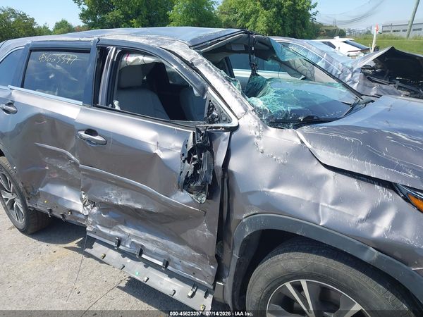 2017 TOYOTA HIGHLANDER LE PLUS