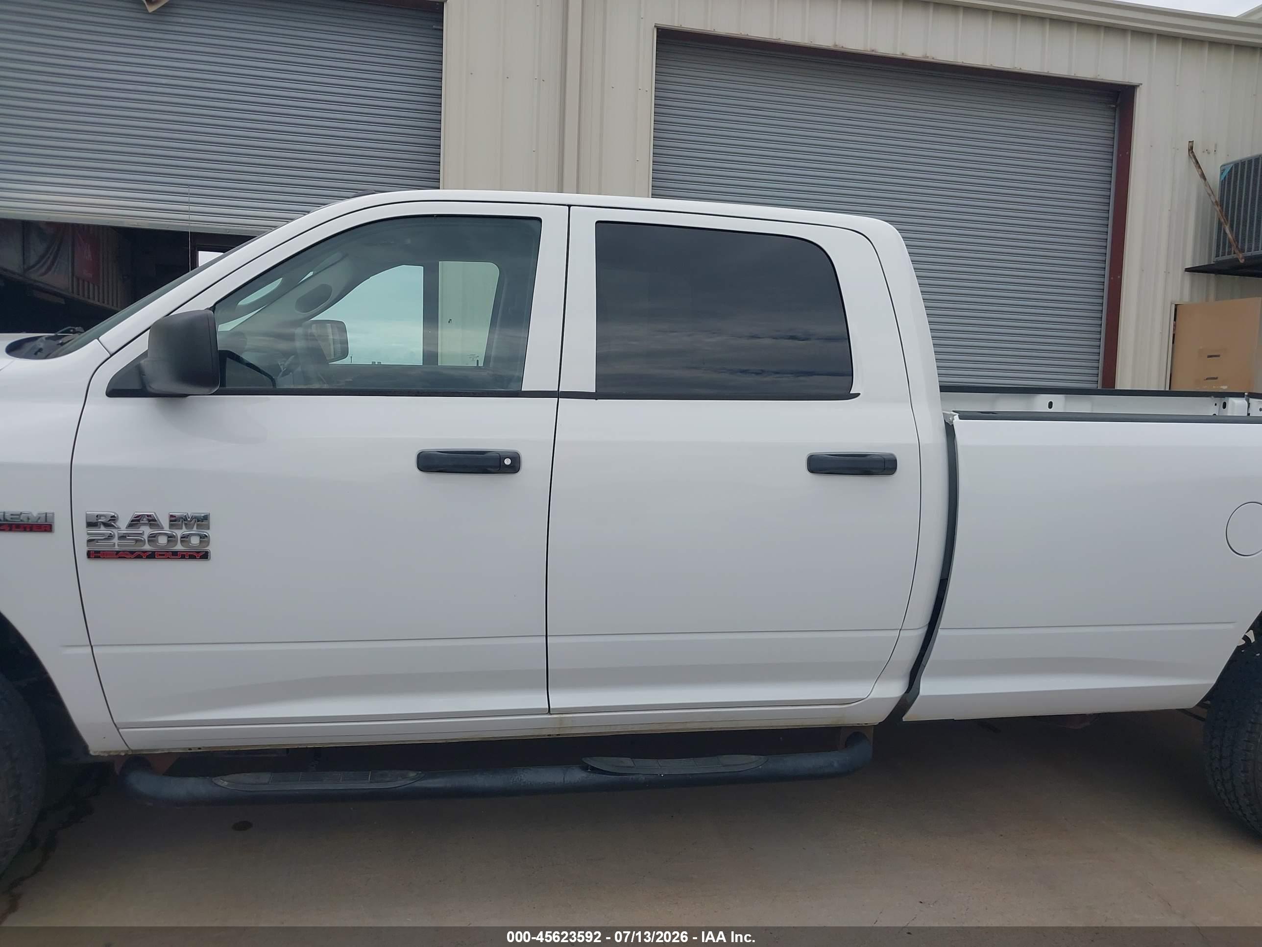 2017 RAM 2500 TRADESMAN  4X4 8' BOX
