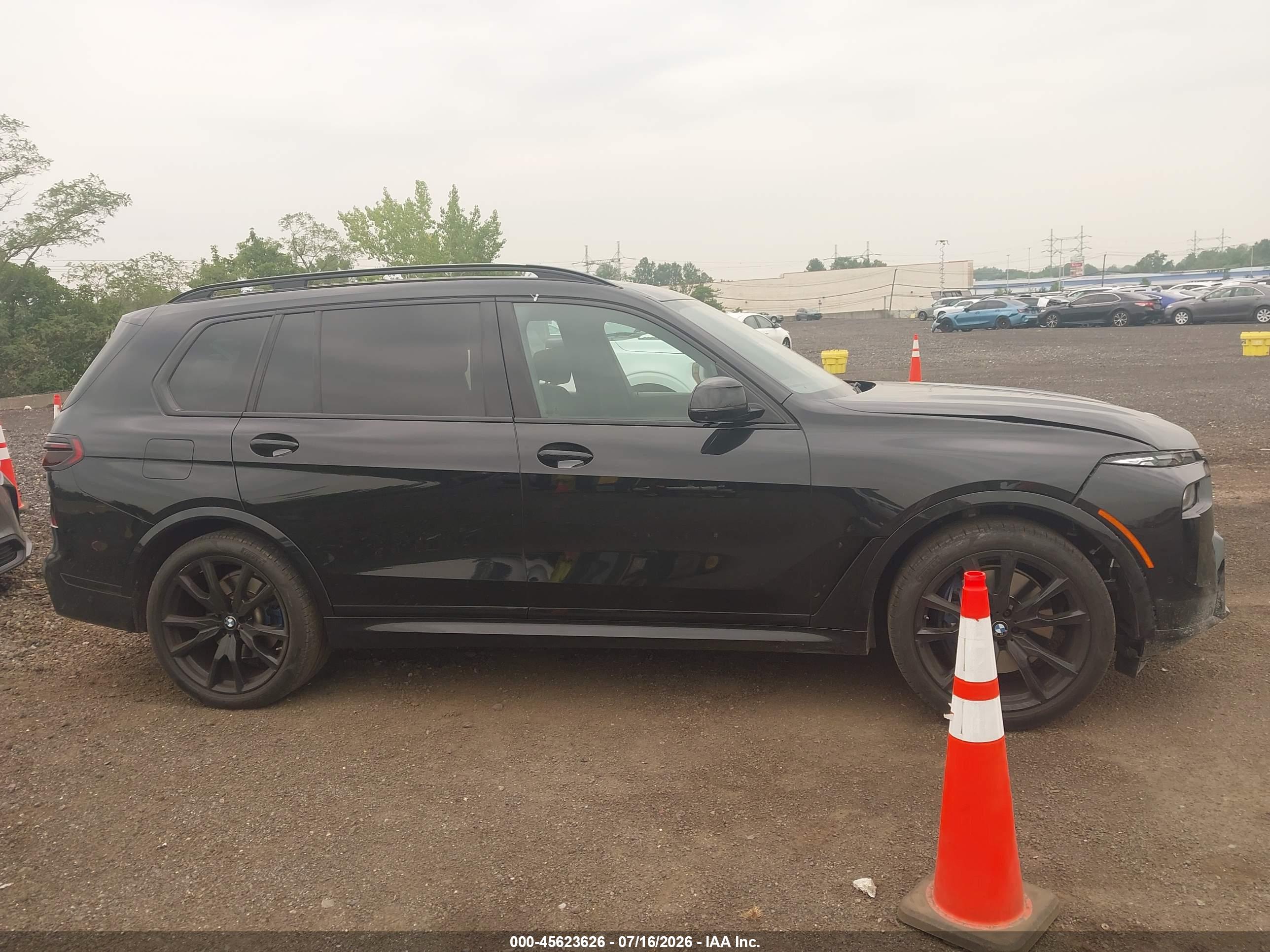 2025 BMW X7 XDRIVE40I