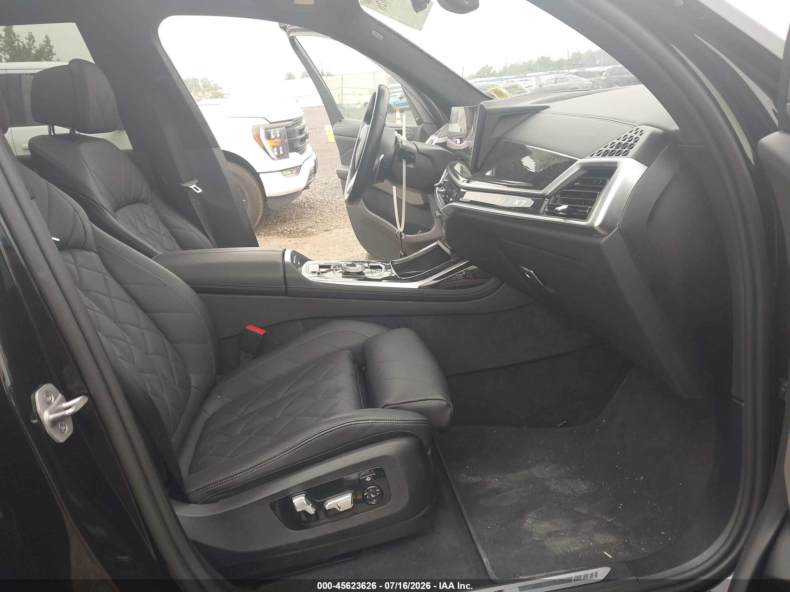 2025 BMW X7 XDRIVE40I