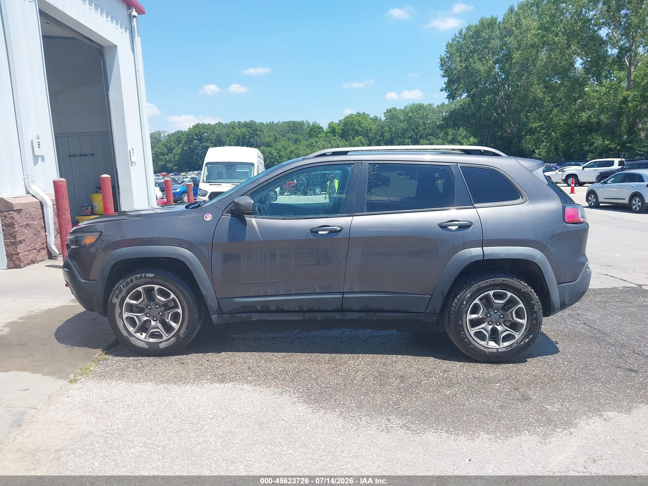 2020 JEEP CHEROKEE TRAILHAWK 4X4