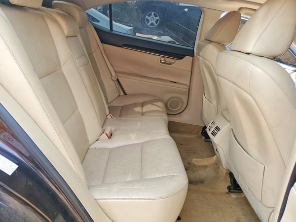 2013 LEXUS ES350