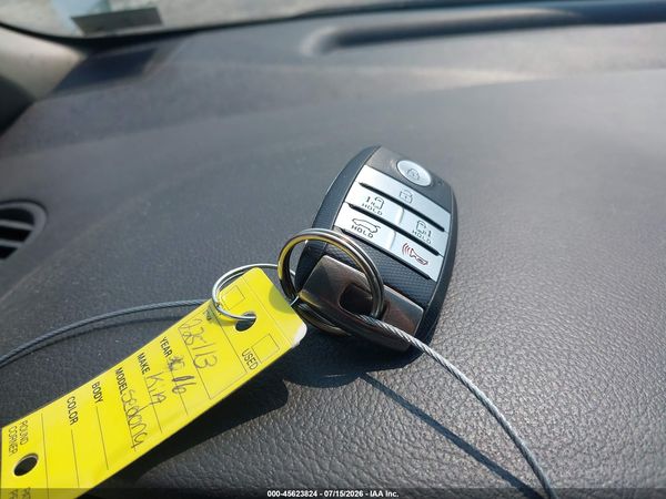 2016 KIA SEDONA LX
