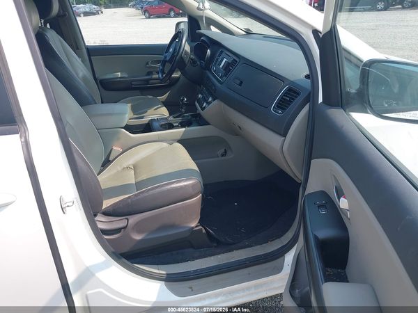 2016 KIA SEDONA LX