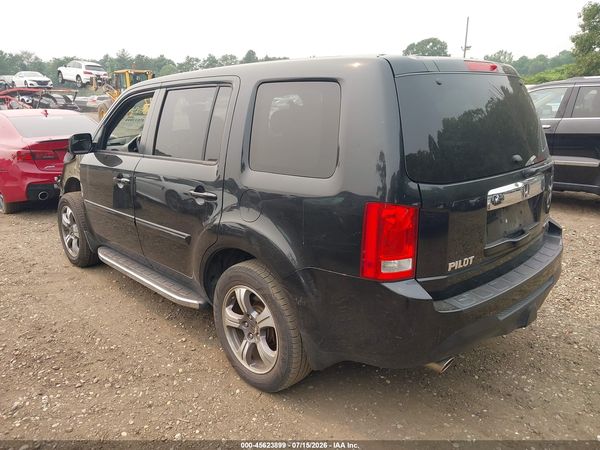 2015 HONDA PILOT SE