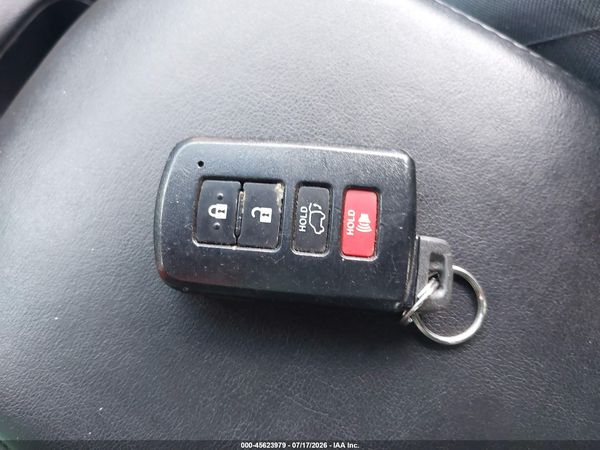 2017 TOYOTA RAV4 SE