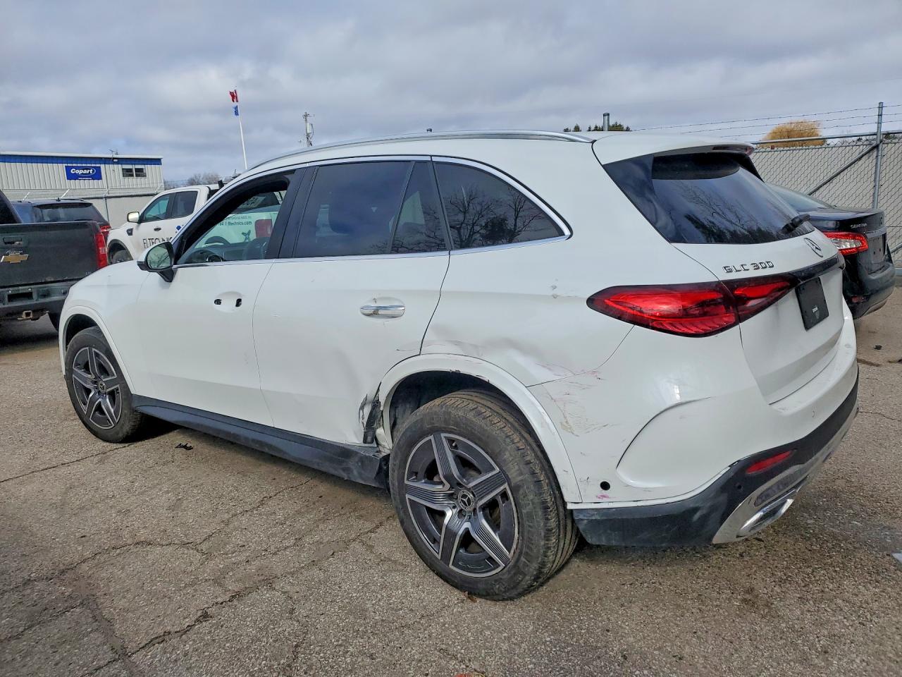 2024 MERCEDES-BENZ GLC300 4DR AWD