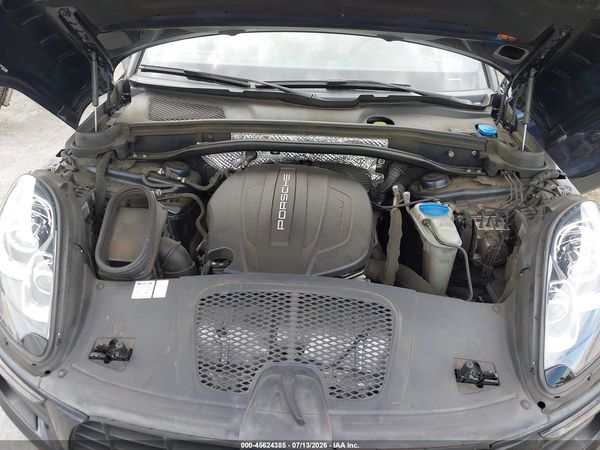 2018 PORSCHE MACAN