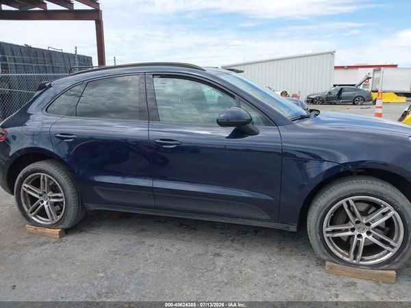 2018 PORSCHE MACAN