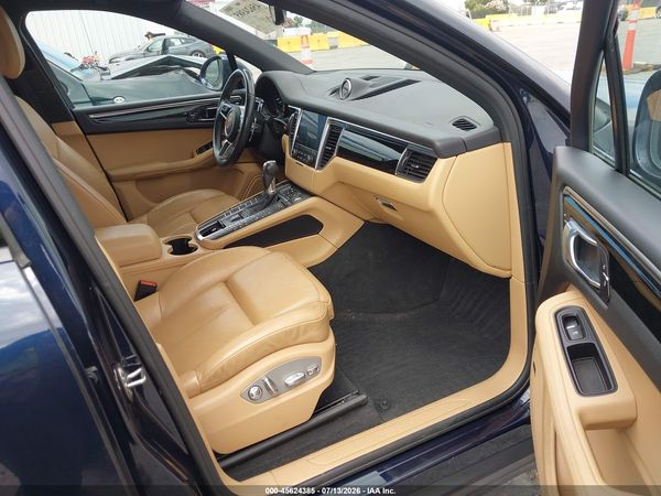2018 PORSCHE MACAN