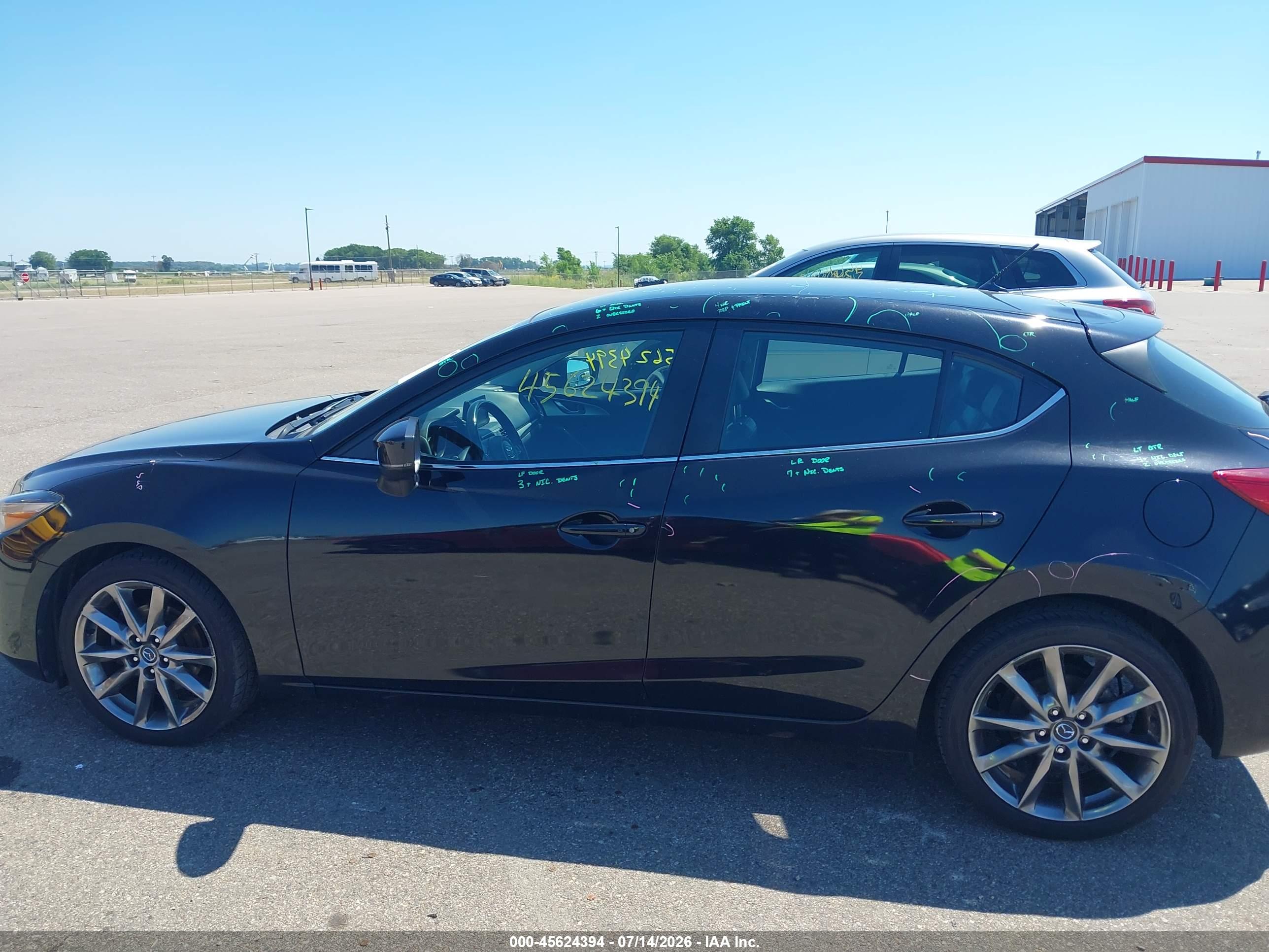 2018 MAZDA MAZDA3 TOURING